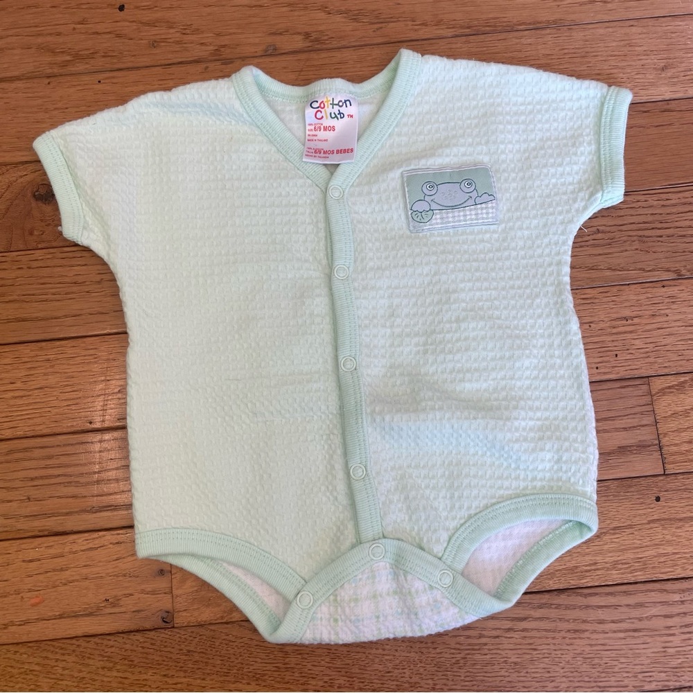 VINTAGE COTTON CLUB GREEN WAFFLE KNIT FROG APPLIQUÉ ONE PIECE SIZE 6/9 MONTHS